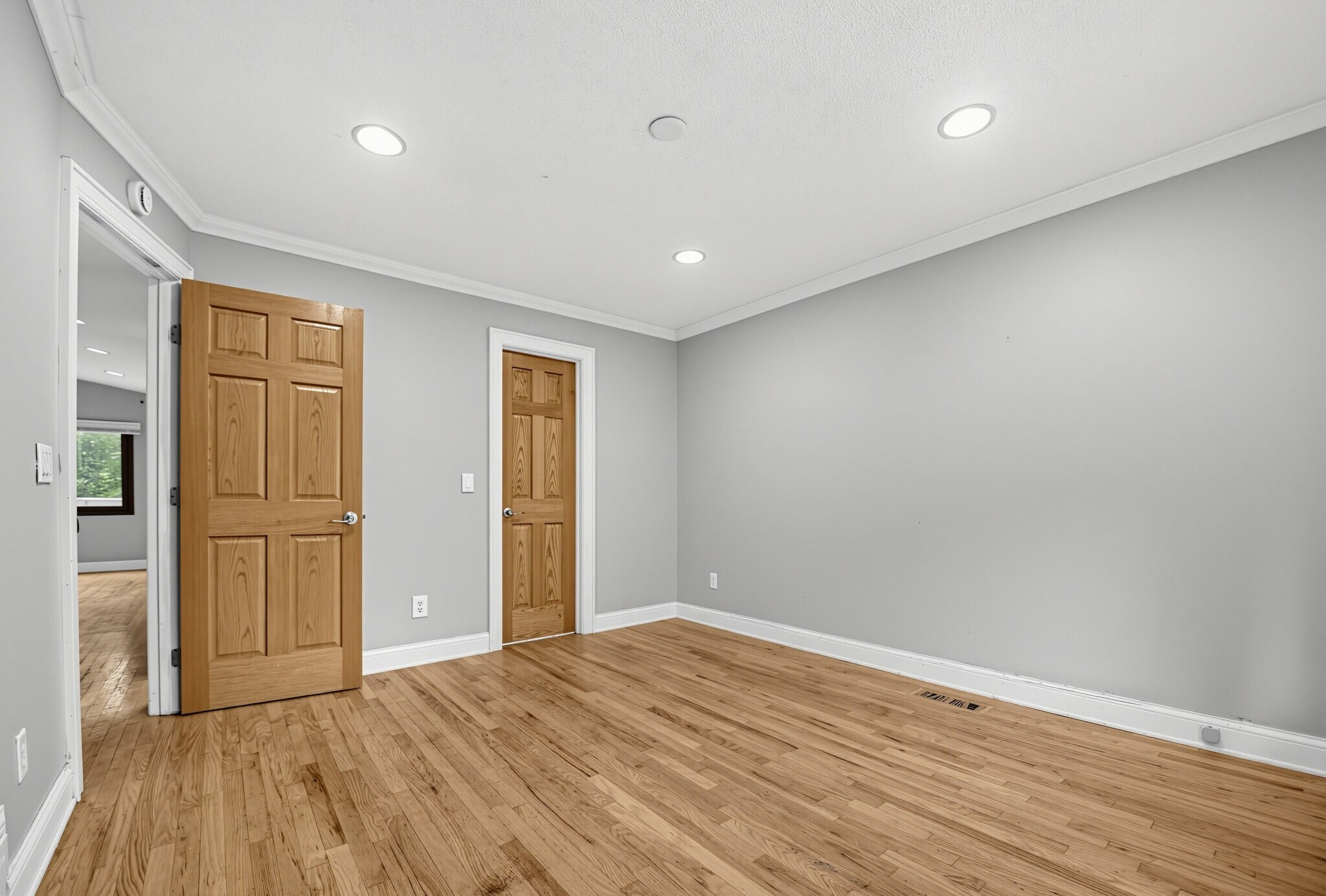 Building Photo - 7351 Berkshire Way