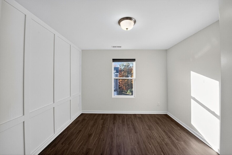 Building Photo - 1223 Brickfield Dr