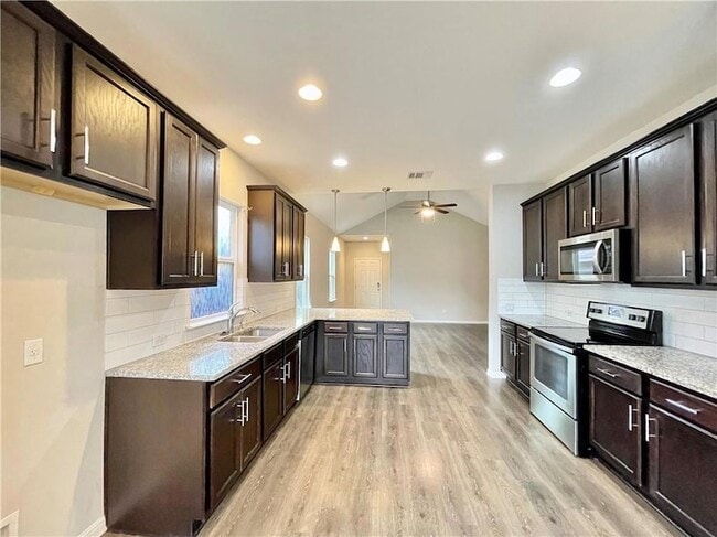 Building Photo - 710 Coconut Grove St