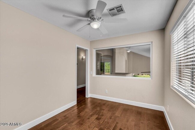 Building Photo - 902 W Azalea Pl