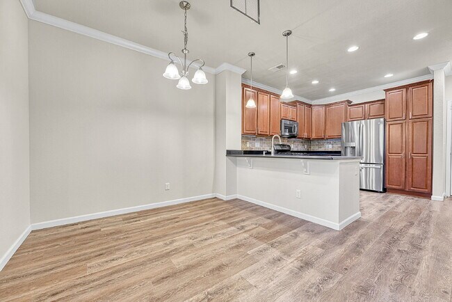 Building Photo - $2,699 - 2 Bed, 2.5 Bath Condo in Centenni...