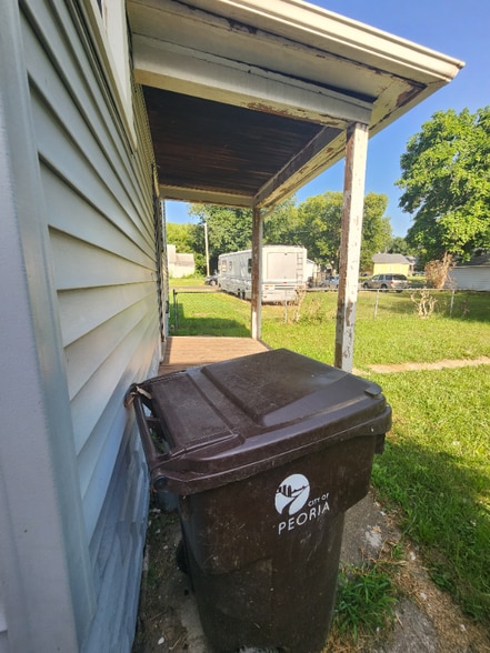 Building Photo - 2915 W Trewyn Ave