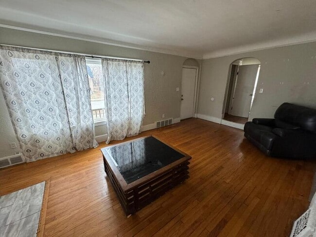 Building Photo - 14088 Roselawn St