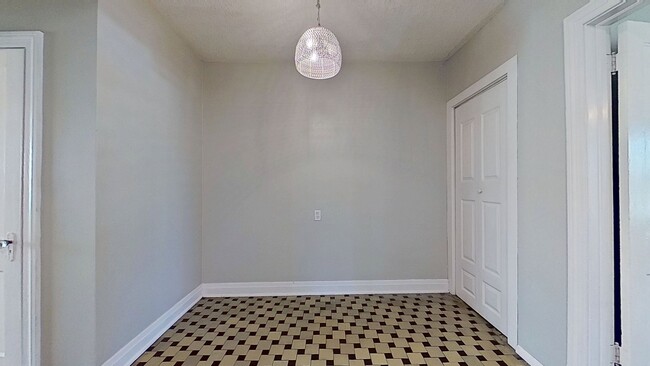 Building Photo - 1/1 In San Marco! Walking distance to the ...