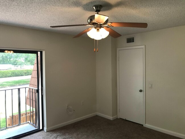 Building Photo - 233 Charter Way