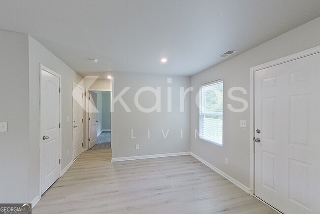 Building Photo - 207 Hawthorn Trail