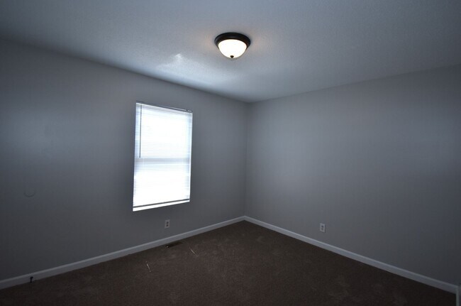 Building Photo - 3264 Tower Dr