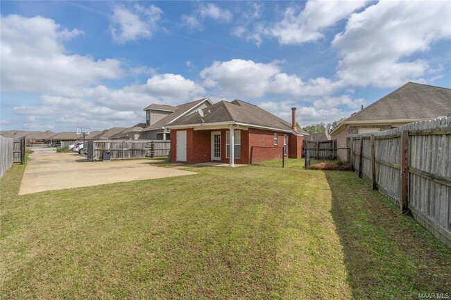 Building Photo - 8725 Lindsey Ln