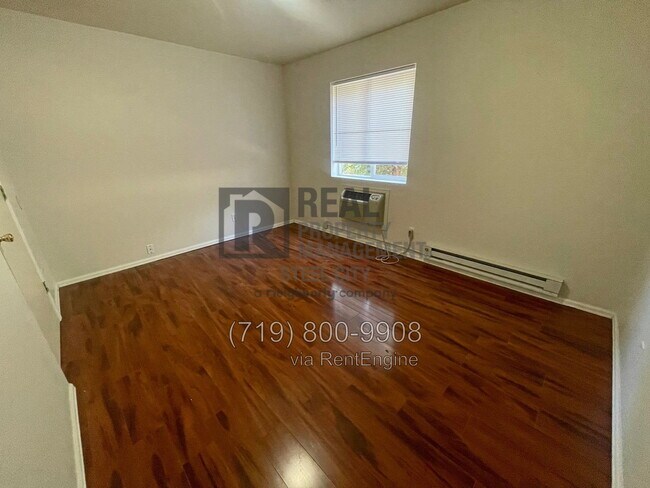 Building Photo - 1713 Oakshire Ln