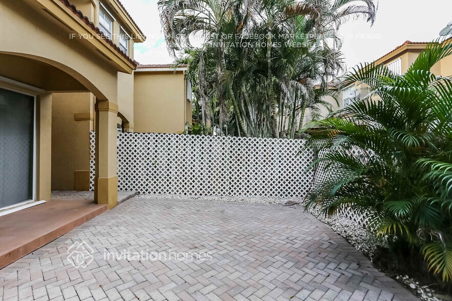 Building Photo - 6283 SW 165th Ave