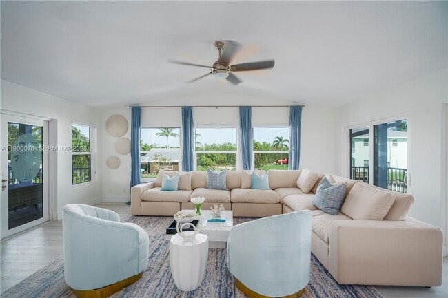 Building Photo - 474 Peninsula Dr