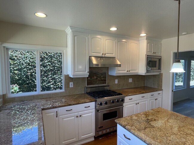 Building Photo - 3246 Medicine Bow Ct