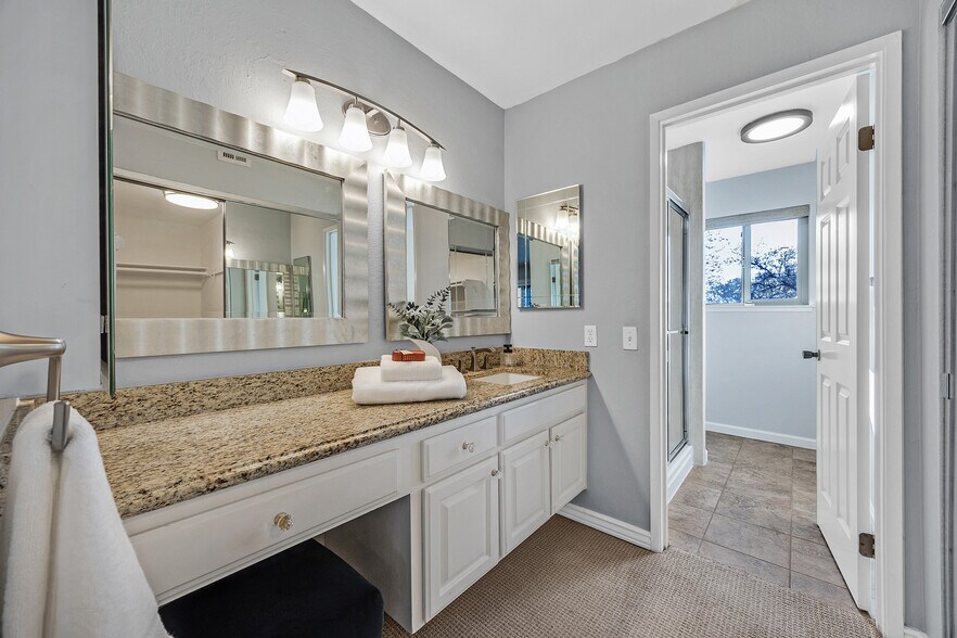 Building Photo - 7551 Maywood Dr