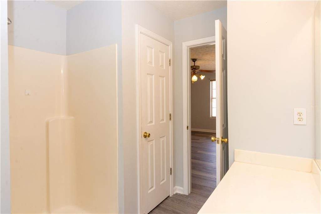 Building Photo - 811 Sugar Oak Ln