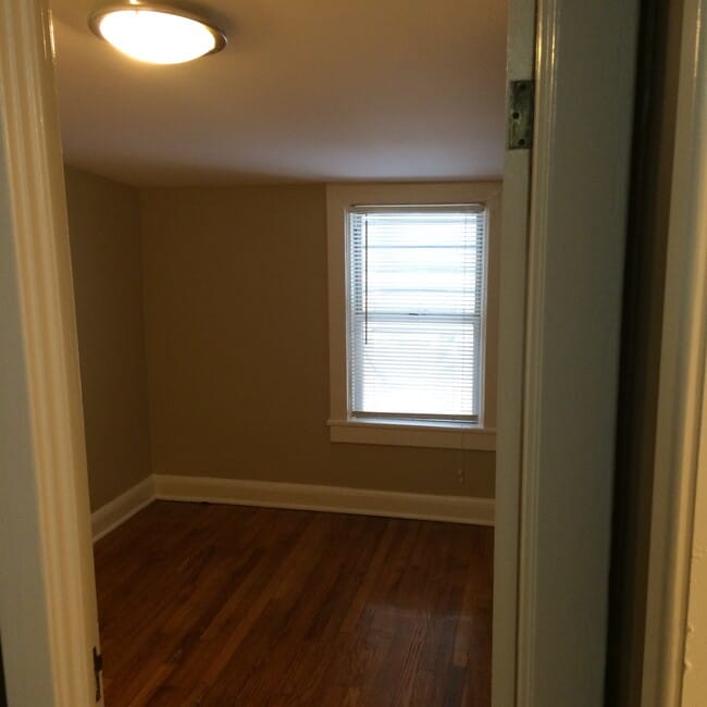 Building Photo - 3351 Falls Rd