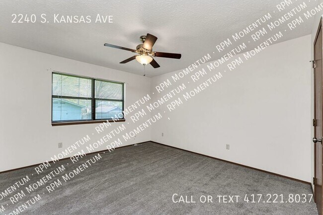 Building Photo - 3 Bedroom 2 Bath Home in SW Springfield!