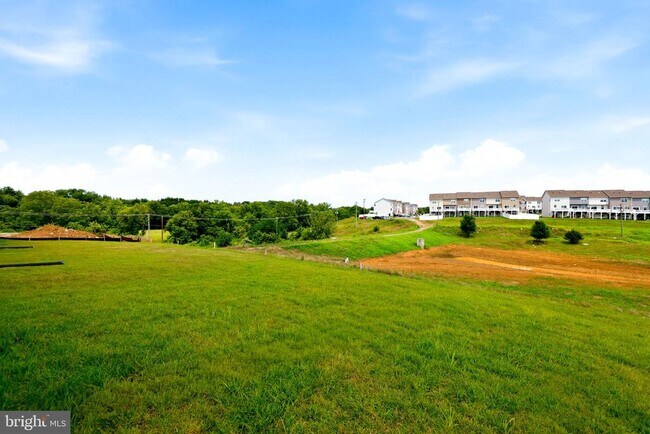 Building Photo - 417 Seeback Dr