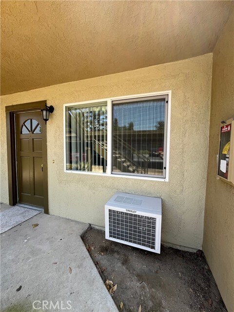 Building Photo - 1200 S San Antonio Ave