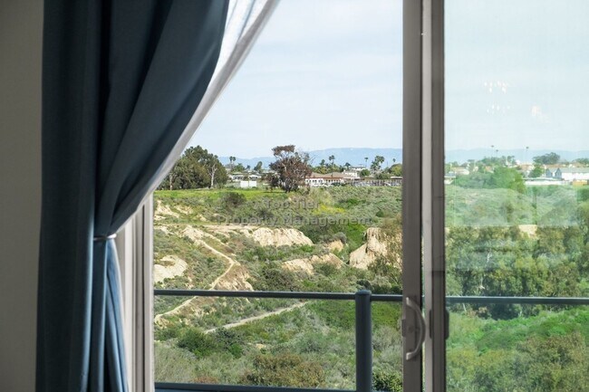 Building Photo - Coastal Tri-Level Retreat | Canyon Views | Walk to Downtown Oceanside & the Beach