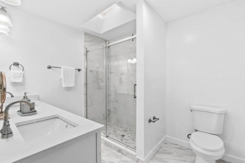 Building Photo - 5534 Norde Dr E