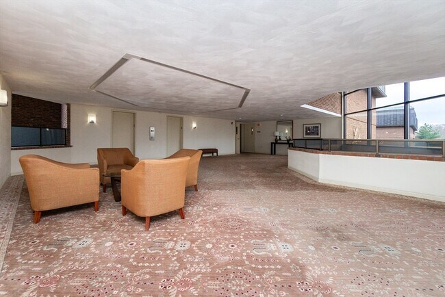 Building Photo - 404 Paradise Rd