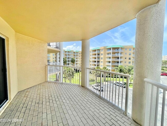 Building Photo - 4670 Links Village Dr