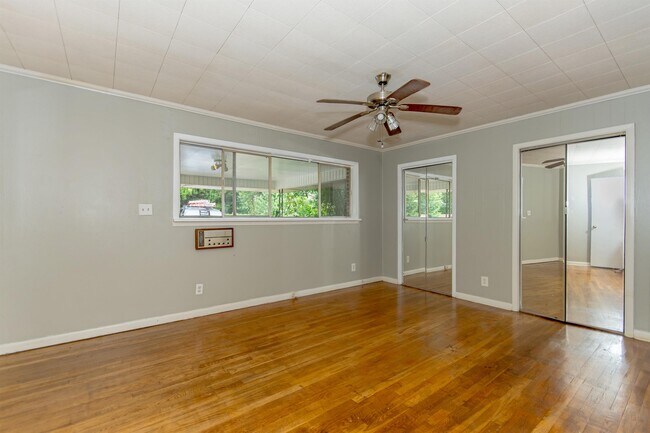 Building Photo - 3105 Pelzer Ave