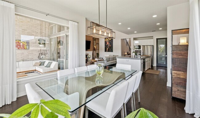 Building Photo - 5008 Statesman Ln