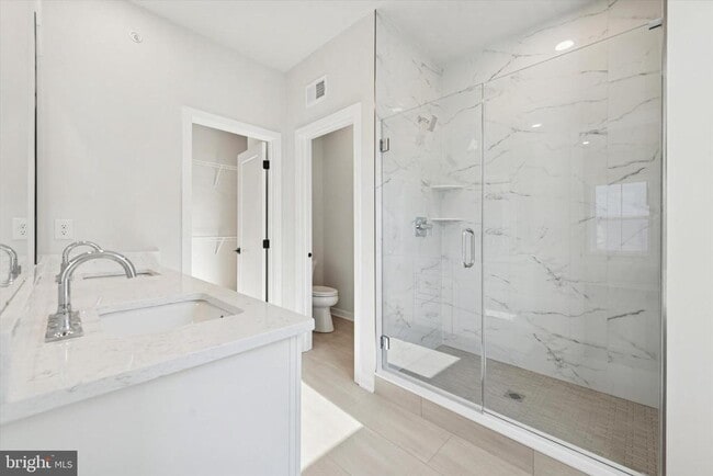 Building Photo - 64 Alroy Rd