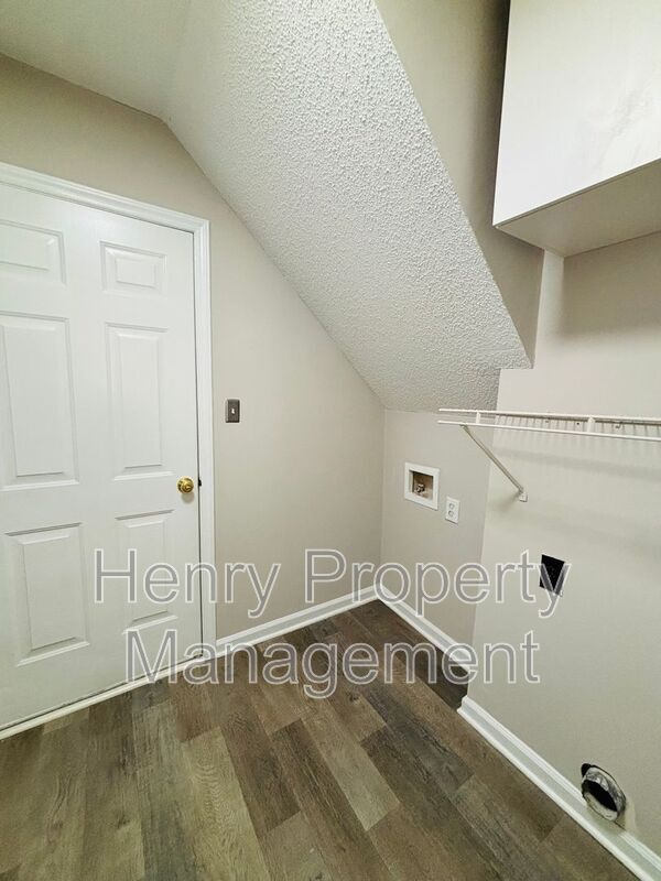 Building Photo - 114 Riva Trace Dr