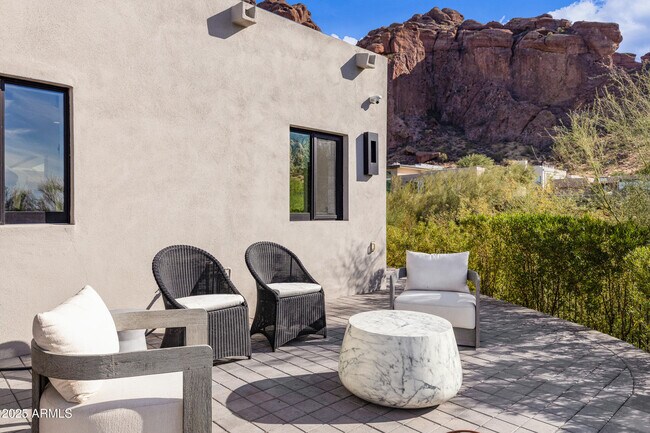 Building Photo - 5841 N Echo Canyon Cir