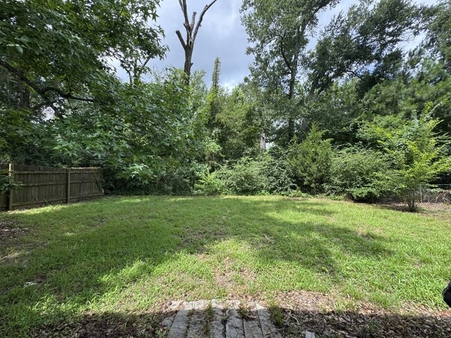 Building Photo - 16048 Shoshone Dr