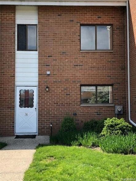 Building Photo - 34 Poplar Ln
