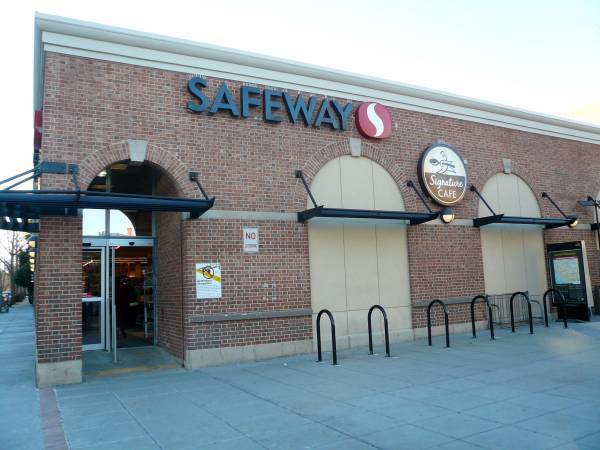 Walk to Groceries - 1727 Massachusetts Ave NW