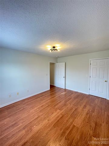 Building Photo - 609 Piper Ct
