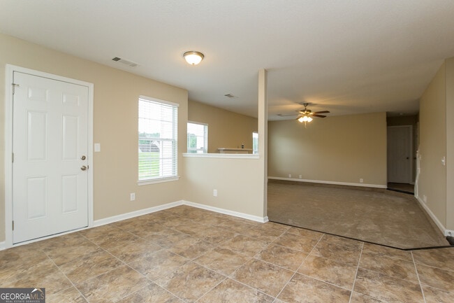 Building Photo - 6792 Foxfire Pl