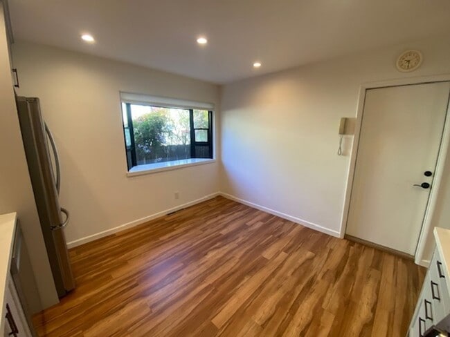 Building Photo - Charming Monterey Home