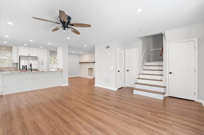 Building Photo - 541 N White St