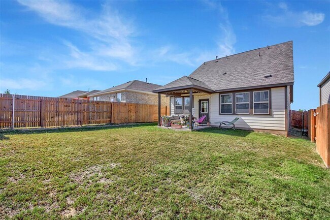 Building Photo - 305 Satsuma Dr