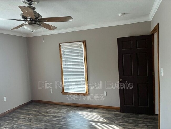 Building Photo - 915 Bellaire Ave