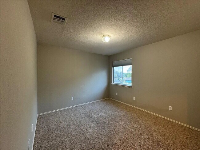 Building Photo - "Charming 3-Bedroom Retreat in Kyle, TX with Spacious Living and Modern Comforts!"