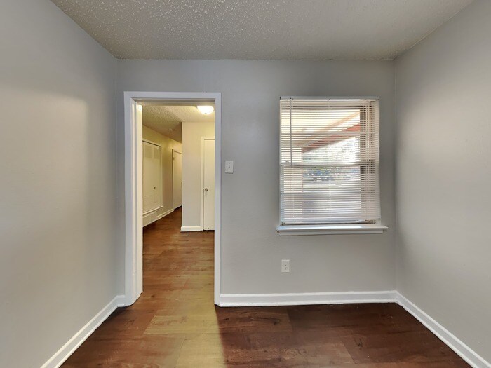 Building Photo - 4820 Grove St