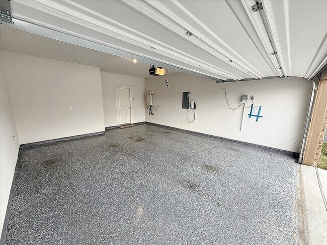 Building Photo - 7001 Windmill St