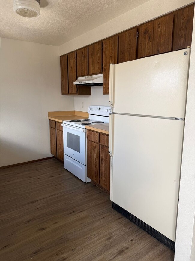 Building Photo - Newly remolded 3b/1b duplex