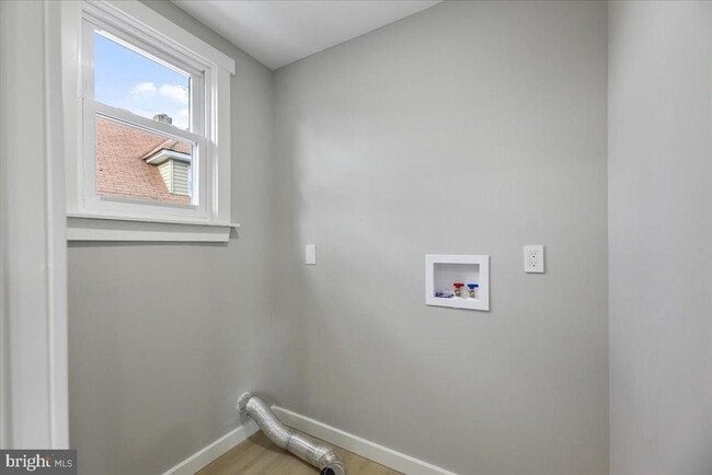 Building Photo - 143 Johnston Ave