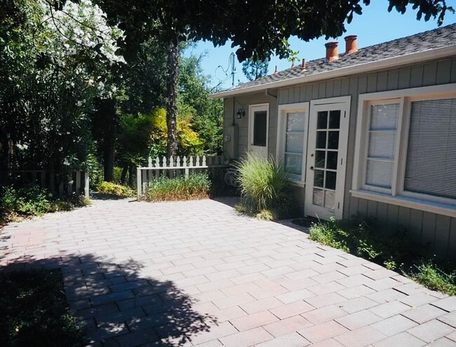 Building Photo - Charming Single Family Home in Lafayette A...