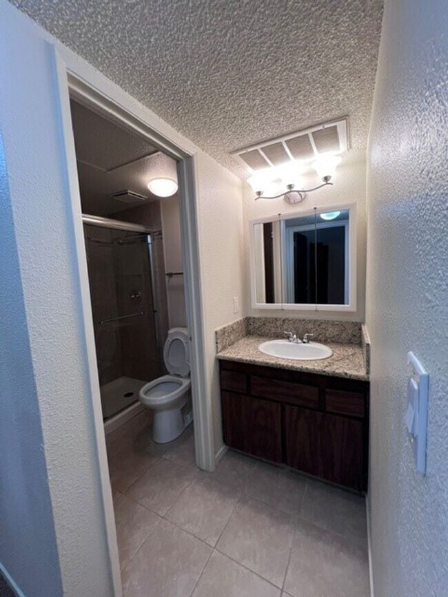 Building Photo - 6060 Gloria Dr