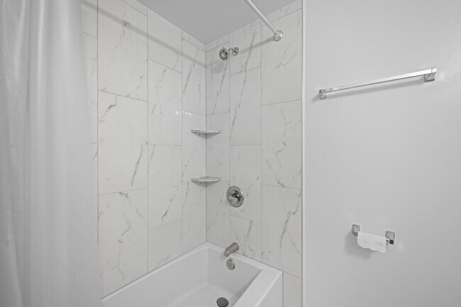 Building Photo - Discover Your Dream Home: Modern Comfort M...