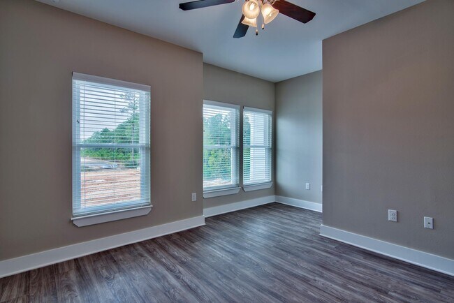 Building Photo - 135 N Sand Palm Rd