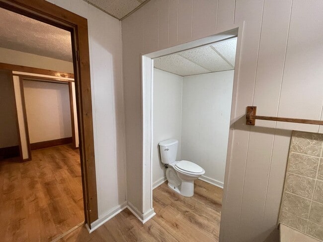Building Photo - 334O